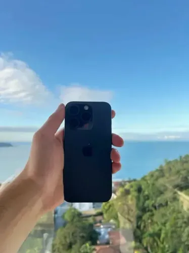 iPhone 15 Pro 128GB Semi Novo ? 3 Capinhas + Carregador