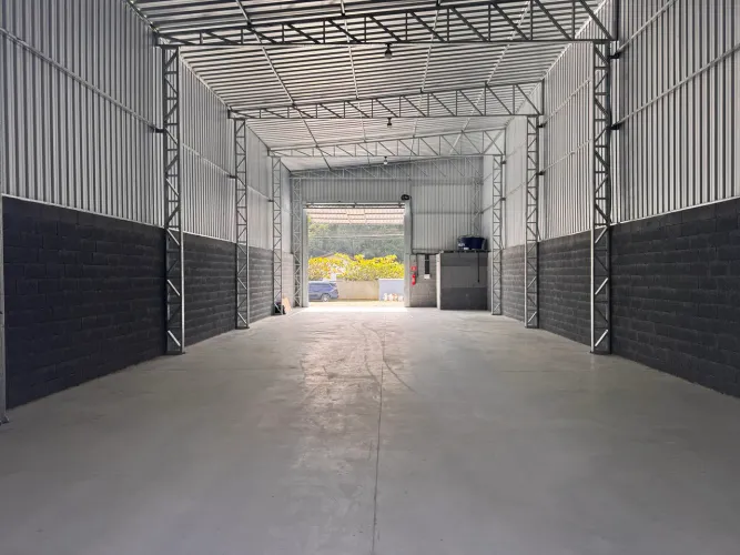 Galpão 220m2 distrito industrial Joinville