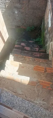 Vende se duas casa ?