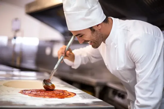 Vaga emprego pizzaiolo ou auxiliar com experiência