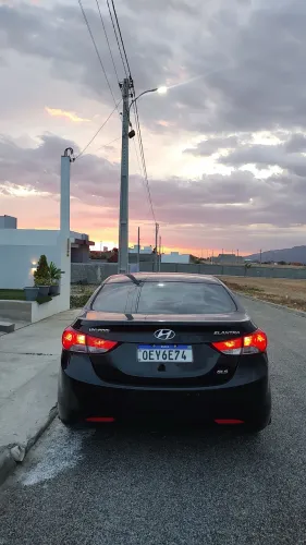 Hyundai Elantra GLS 1.8 16V Aut. 2012