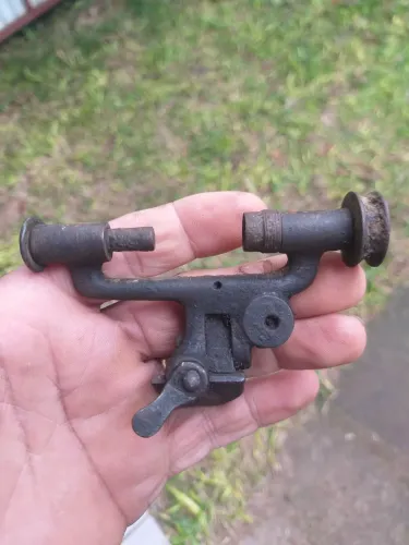Antigo enchedor de bobina máquina de costura