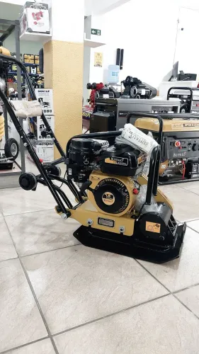 Placa Vibratória 65kg a gasolina Buffalo Rental - Nova/Loja