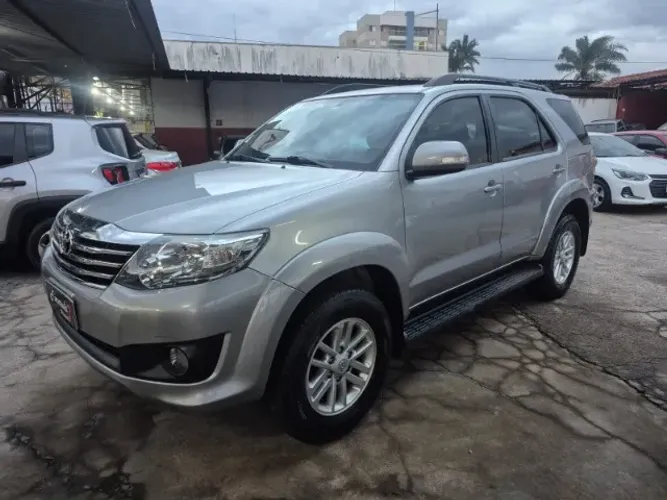Toyota Hilux SW4 SR 4X2 2.7/ 2.7 Flex 16V Aut. 2015
