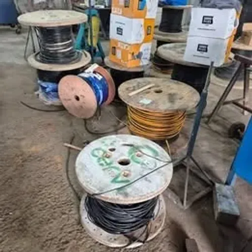 Cabos elétricos diversos