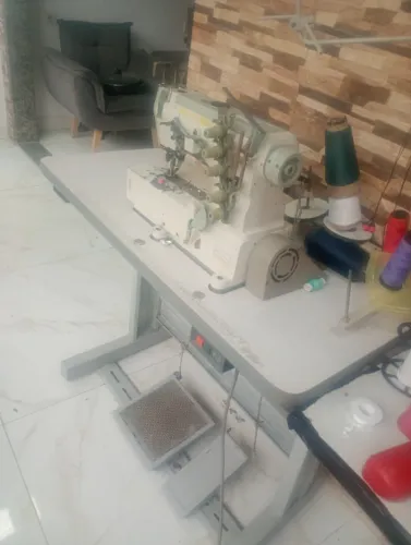 Máquina colarete semi nova