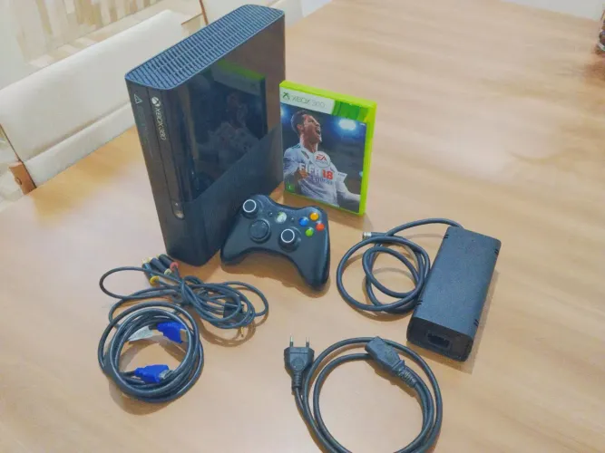 Xbox 360 Super Slim - W15