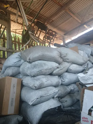 Vendo pó de carvão. Pra canteiro, jardim e etc...