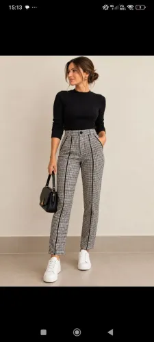VENDO,linda calça P,com Elastano.