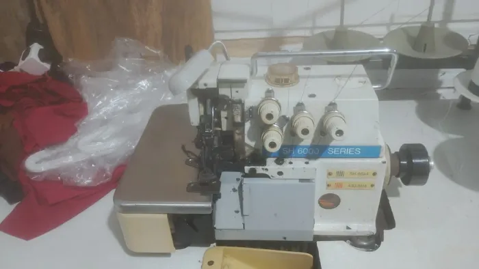 VENDO MÁQUINA DE COSTURA