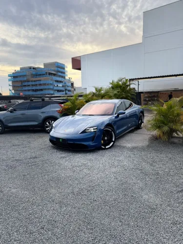 Porsche Taycan Turbo (elétrico) 2021