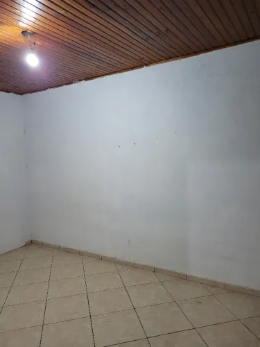 Alugo quarto