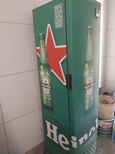 Cervejeira média usada