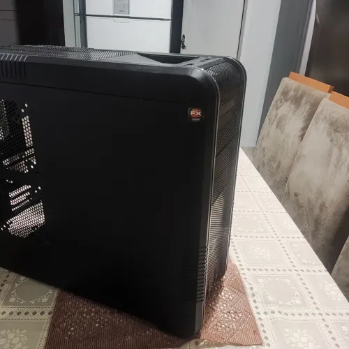 Gabinete cooler master