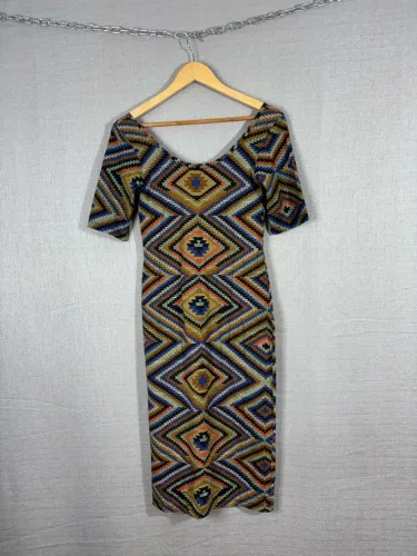 Vestido tubinho etnico grometrico Farm M