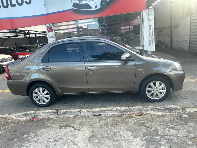 Toyota Etios XLS Sedan 1.5 Flex 16V 4P Aut. 2017