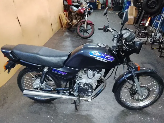 TITAN 125 
