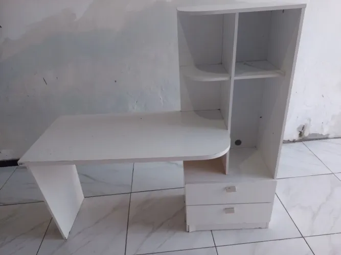Escrivaninha 70,00 reais
