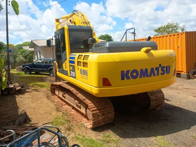 Escavadeira Hidráulica PC 210