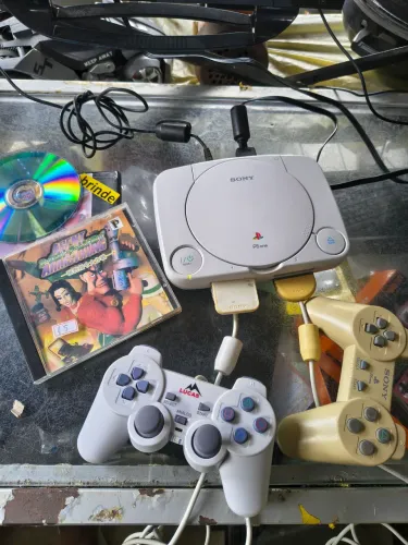 Playstation 1 baby completo funcionando normalmente