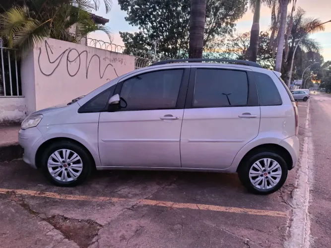 Fiat Idea Attractive 1.4 Fire Flex 8V 5P 2014