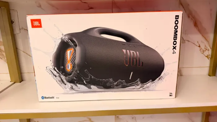 Bombox 4 sem uso.