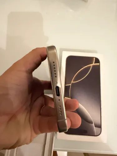 iPhone 16 Pro Max 256 Garantia Apple 