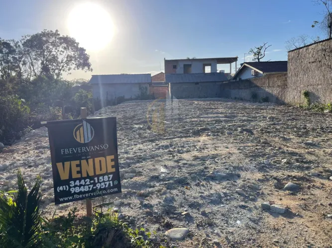 Terreno à Venda em Guaratuba - 360m² por R$200 mil