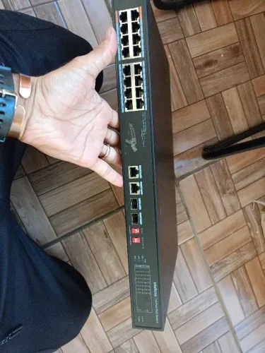 Switch SF 1821 PoE ou SF 1822 Hi-PoE,