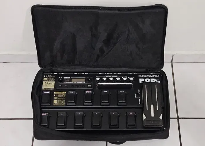 Pedaleira Guitarra Line 6 POD XT Live / Com Fonte e Bag Original