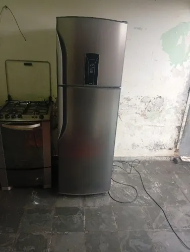 Geladeira Panasonic Frost Free funcionando perfeitamente (127 volts) de inox