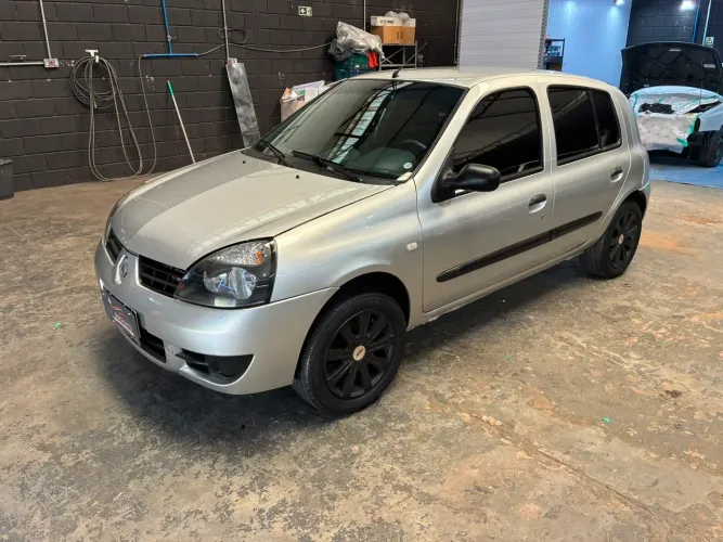 Renault Clio Hi-flex 1.0 16V 5P 2011