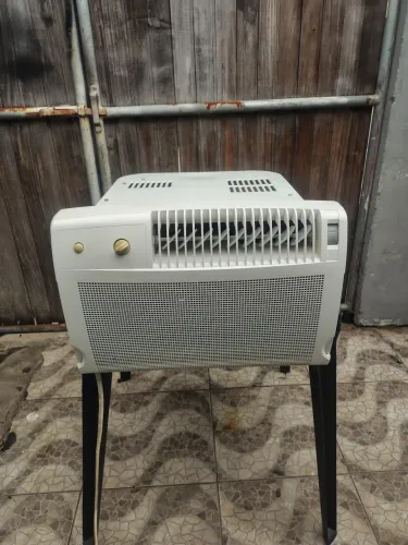 Vendo ar condicionado Consul 7500 btus funcionando perfeitamente limpo e higienizado com