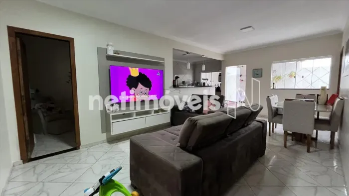 CASA COM VENTILAÇÃO NATURAL NA RUA 3 DO VICENTE PIRES - 3 QUARTOS SENDO 1 SUÍTE