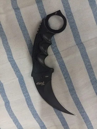 Carambit cor preta