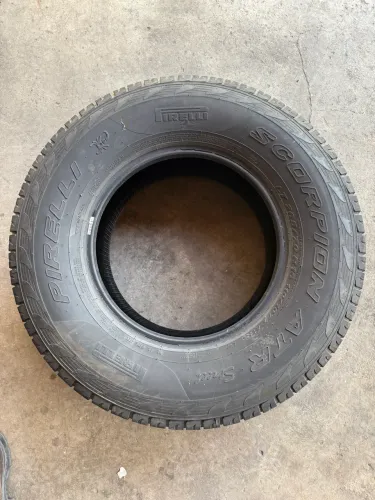 Vendo pneu Pirelli Scorpion ATR Street 265/70 R16