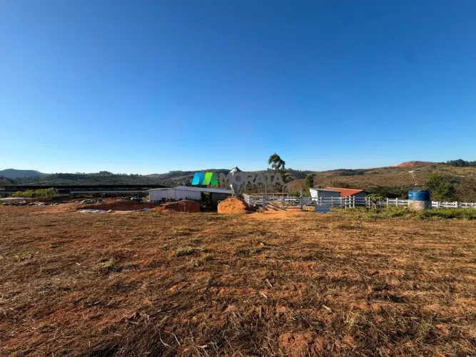 FAZENDA À VENDA - 7,30 HECTARES - RESENDE COSTA (MG)