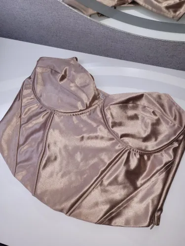 Corset dourado brilhante com alça regulável