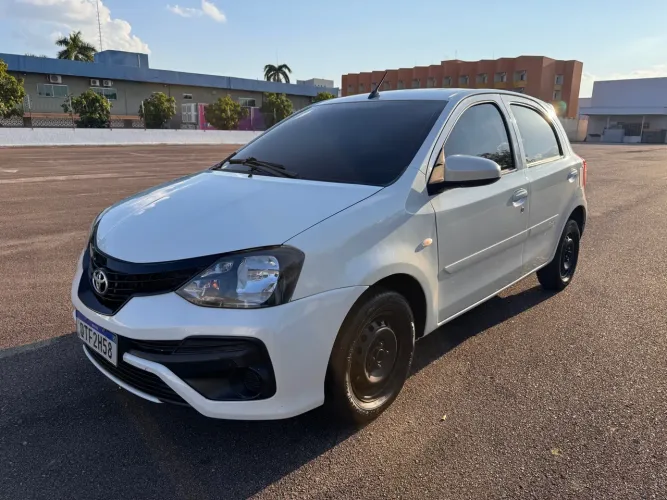 Toyota Etios X 1.3 Flex 16V 5P Mec. 2021