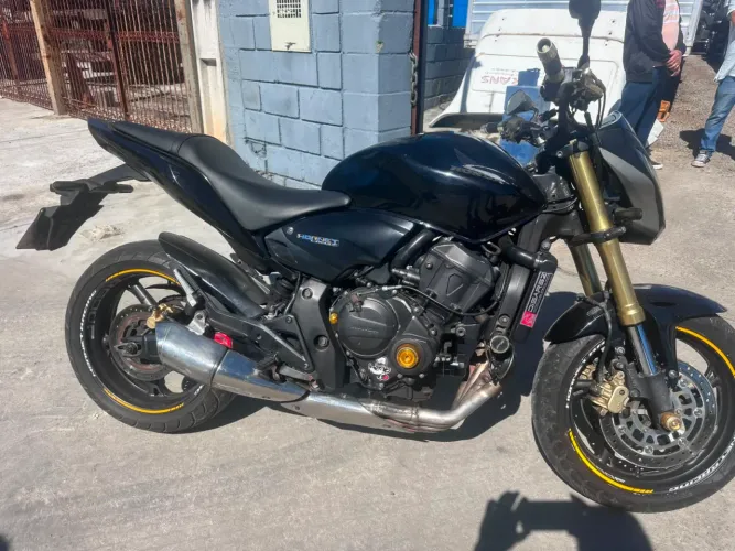 Hornet 600 Preta