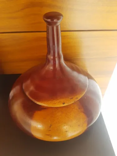 Um lindo objeto de decoração em madeira
