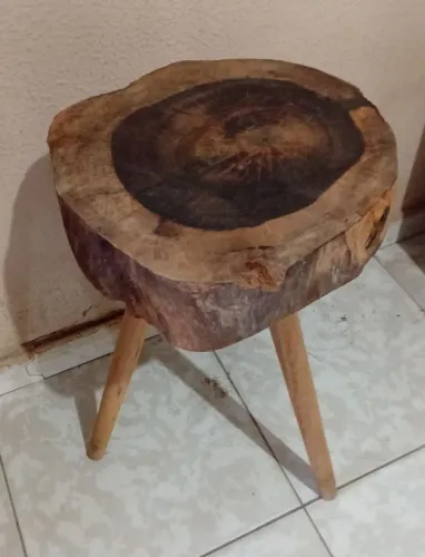 Mesinhas rústicas