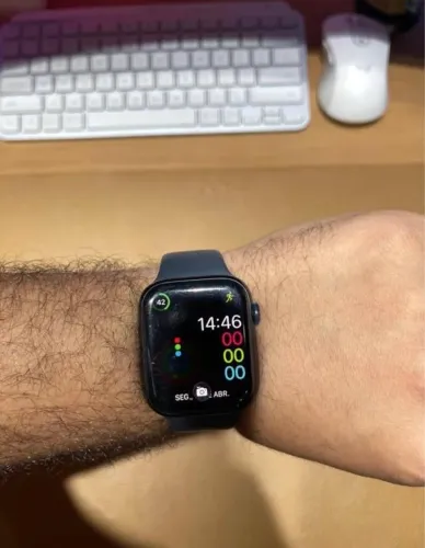 Apple Watch Series 7 (GPS, 45mm) - Caixa de alumínio