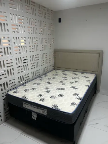 Cama box casal Ortobom + cabeceira estofada