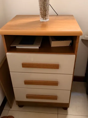 Mesa de cabeceira 