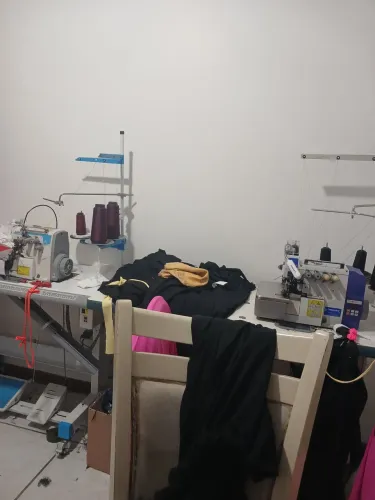 Contrato costureira overloquista com experiência, somente com experiência!