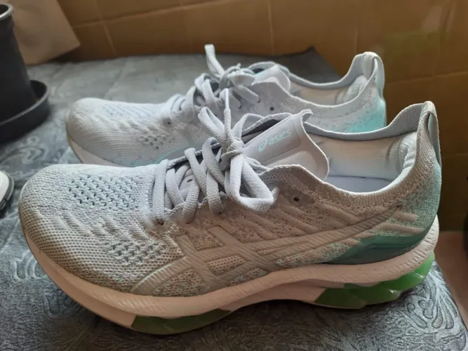 Tênis ASICS Gel-Kinsei Blast LE feminino - usado 1x - estado de novo