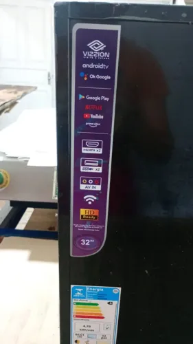 TV SMART VIZZION 32 COM DEFEITO