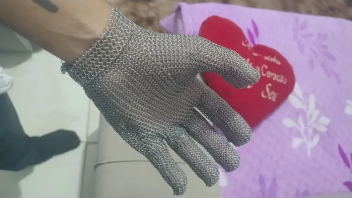 Luva de Aço, açougue!