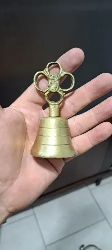 Sino de mão antigo